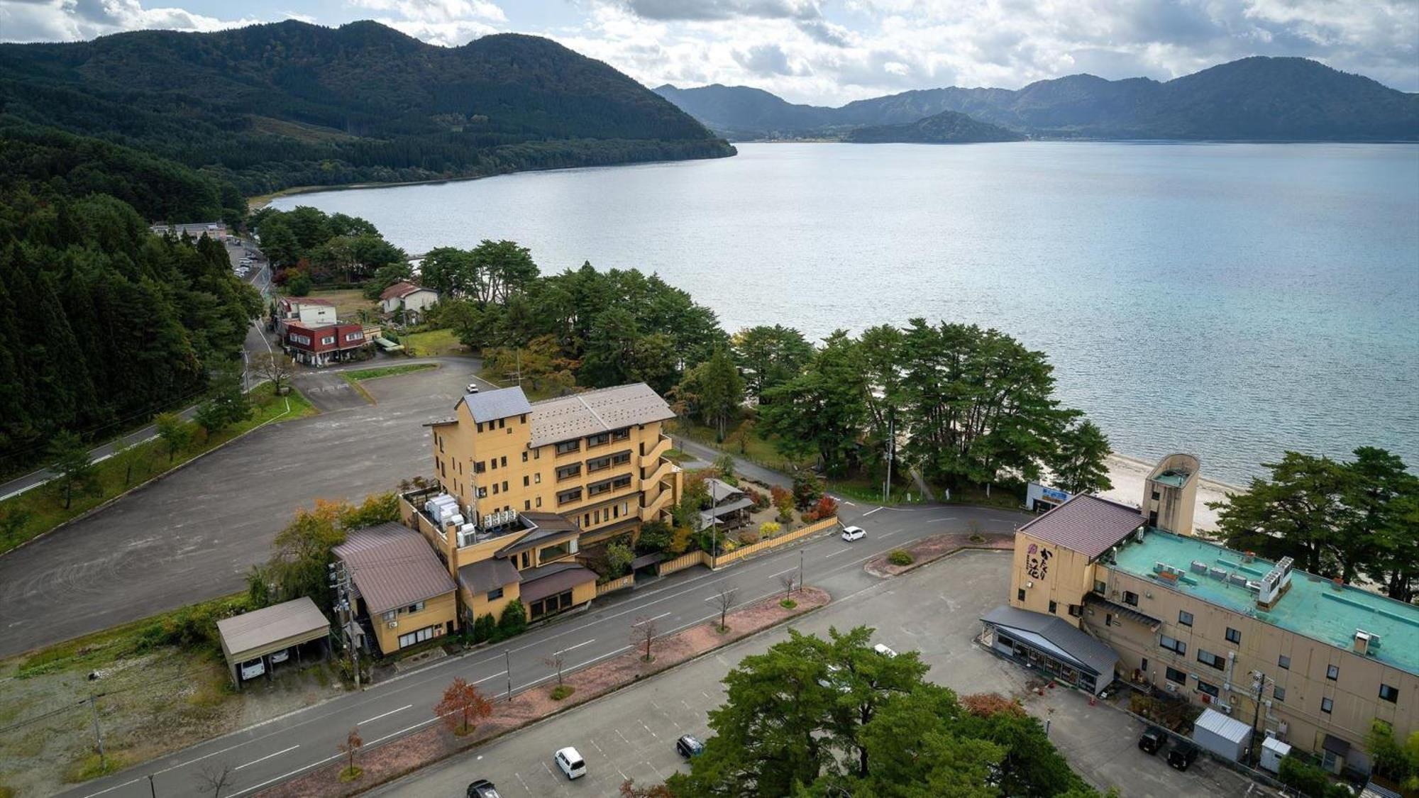 Отель Kashintei Shirahama Semboku Экстерьер фото